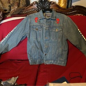 Brooklyn Cloth "Worldwide Culture" Rose Embroidered Jean Jacket - M